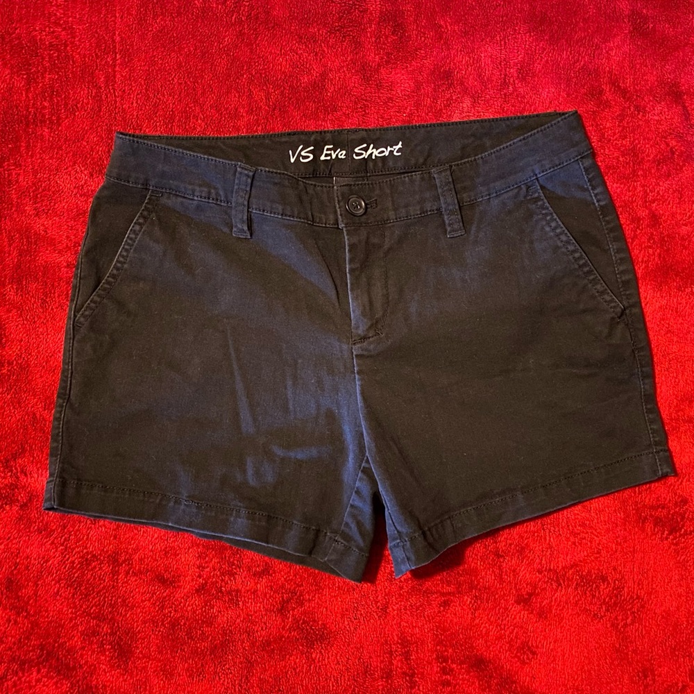 VS Eva Short